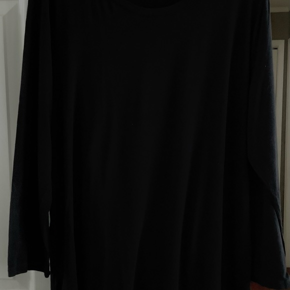 Old Navy Black Top (t-shirt with long sleeves) EUC - Picture 2 of 4